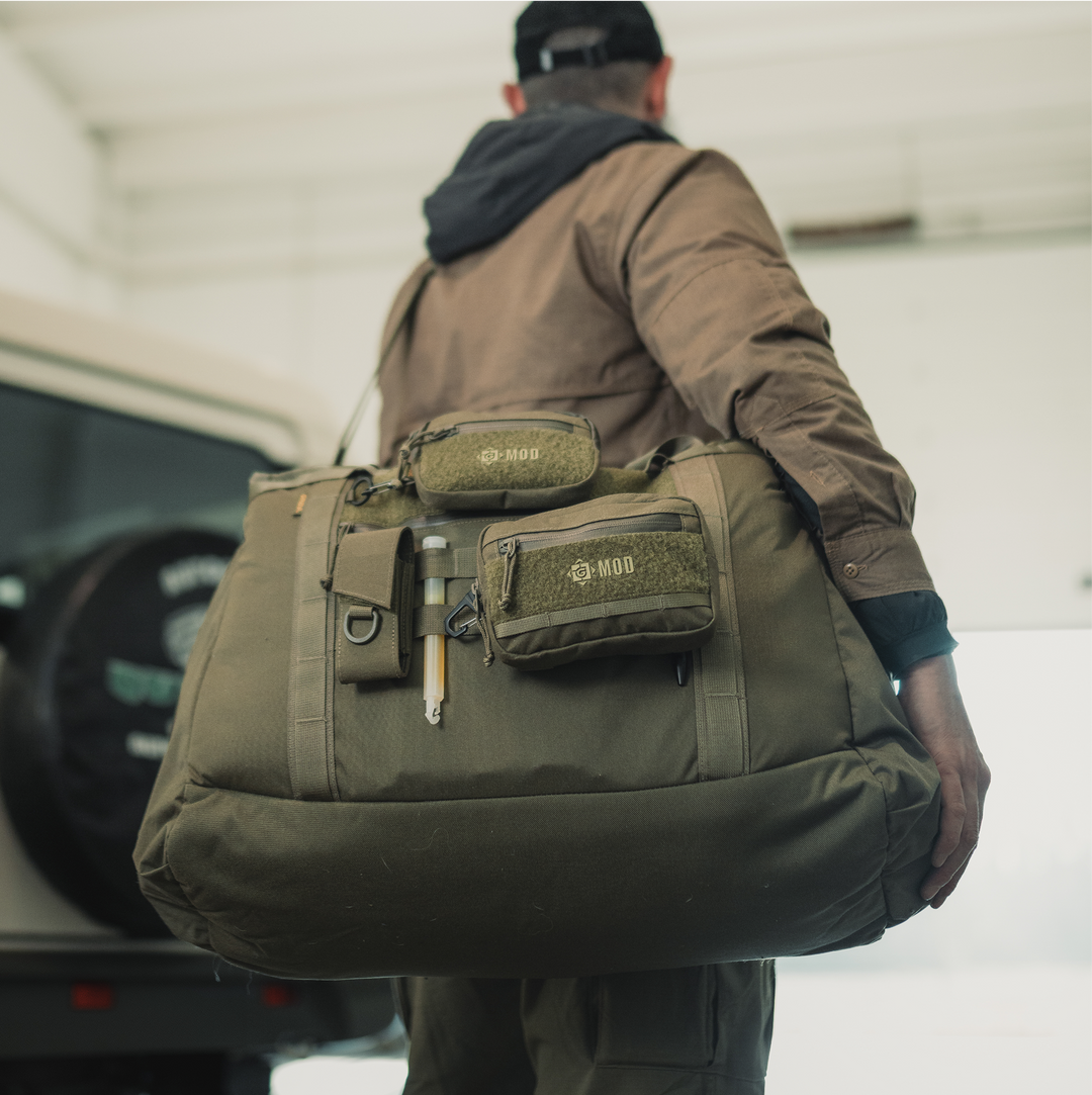 Removable and adjustable padded shoulder strap.